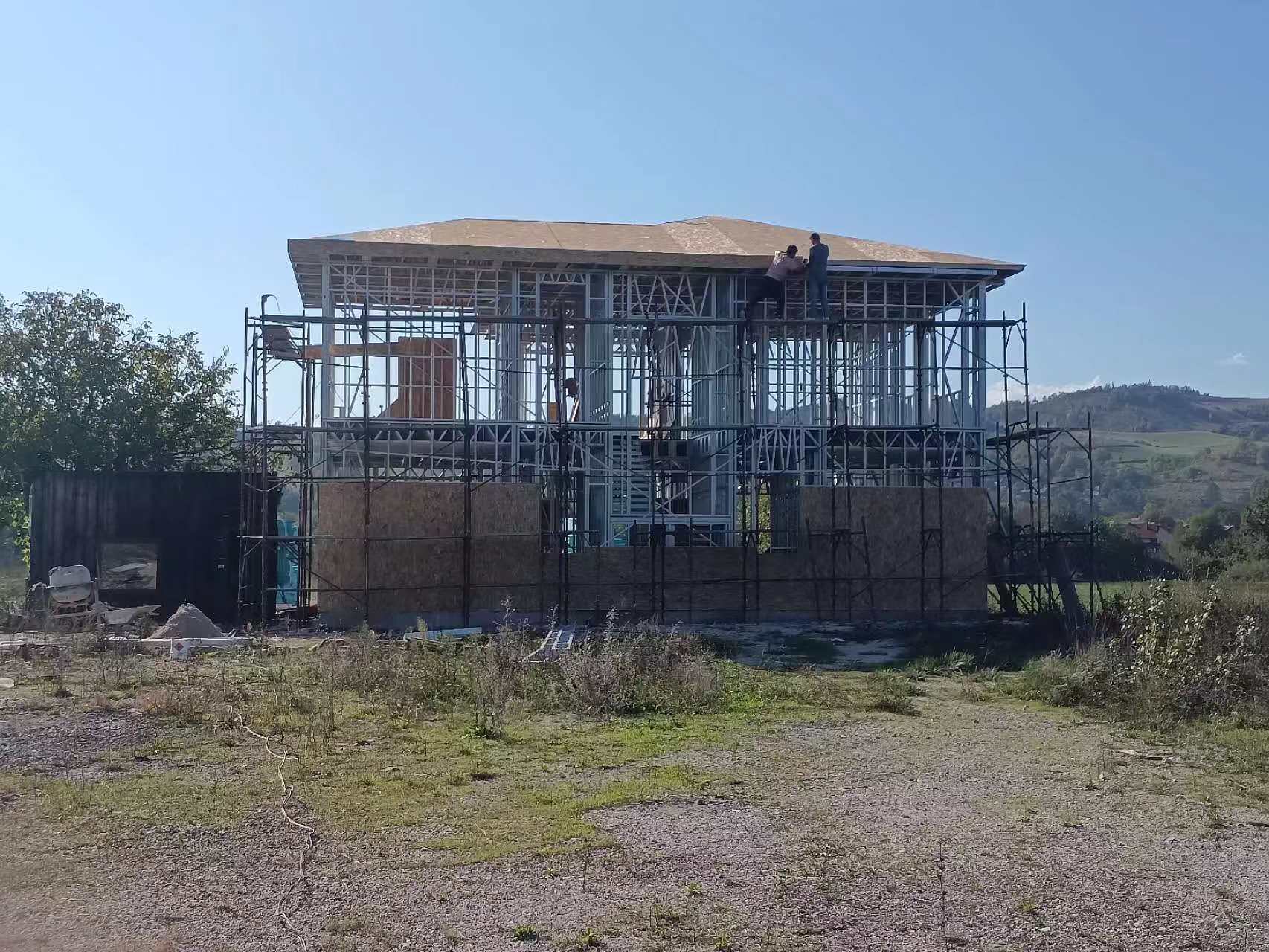 Can a light steel villa be installed by oneself?