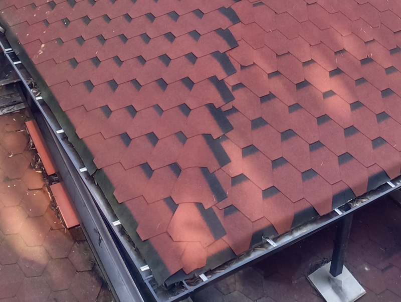 What type of tile has a long lifespan for light steel villas?