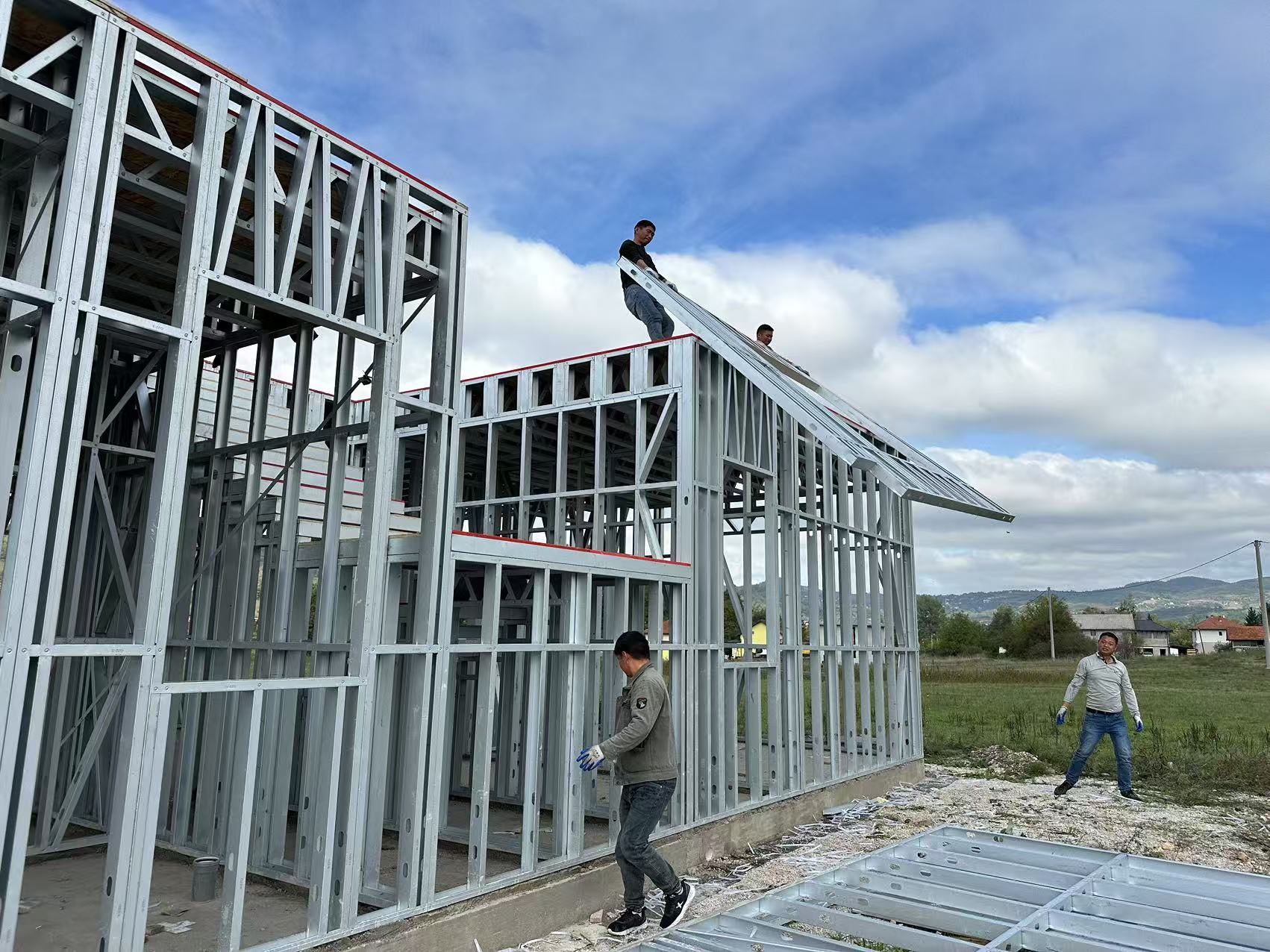 The steel structure villa under construction