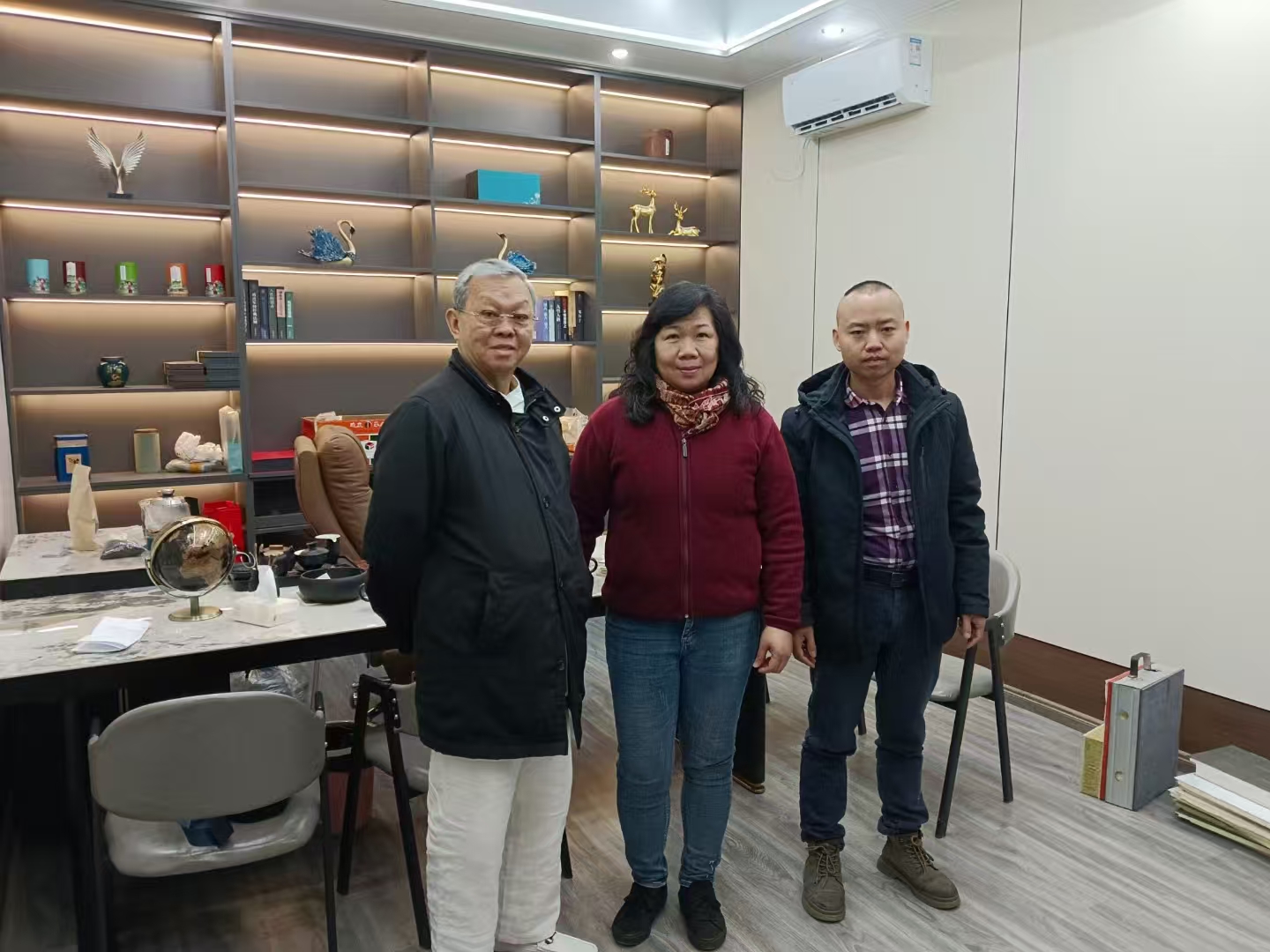 French client visits Ruijie Light Steel Villa Company for inspection